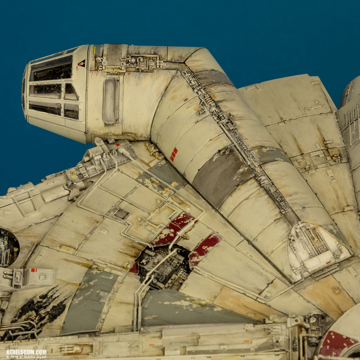 Perfect-Grade-1-72-scale-Millennium-Falcon-Bandai-Hobby-2-017.jpg