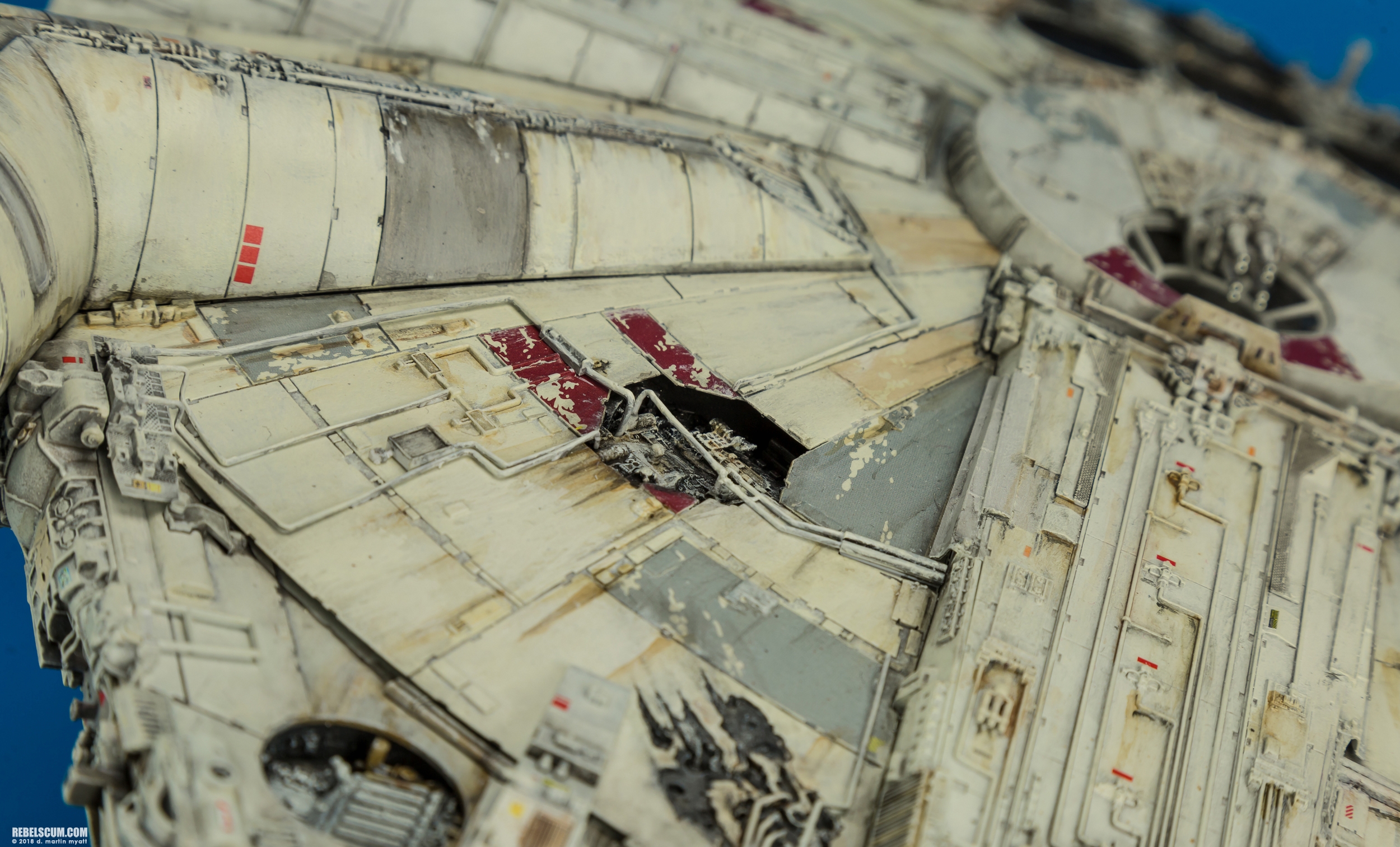 Perfect-Grade-1-72-scale-Millennium-Falcon-Bandai-Hobby-2-023.jpg