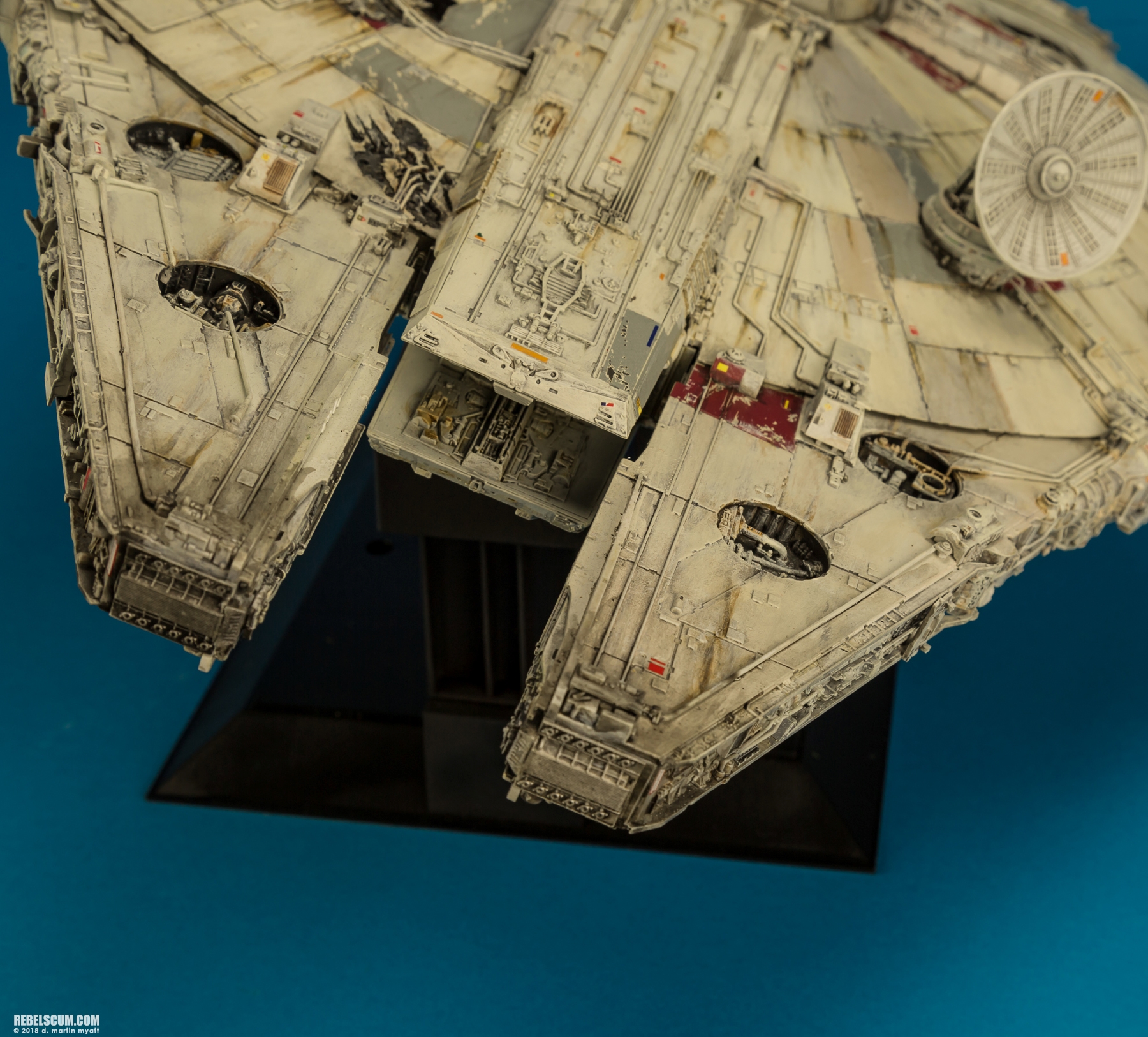 Perfect-Grade-1-72-scale-Millennium-Falcon-Bandai-Hobby-2-025.jpg