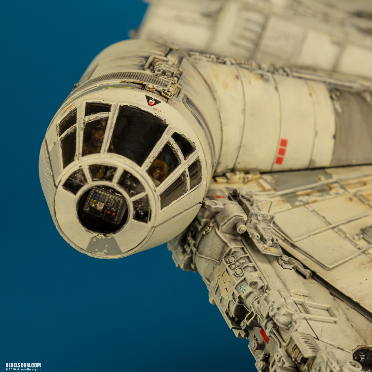 Perfect-Grade-1-72-scale-Millennium-Falcon-Bandai-Hobby-2-027.jpg