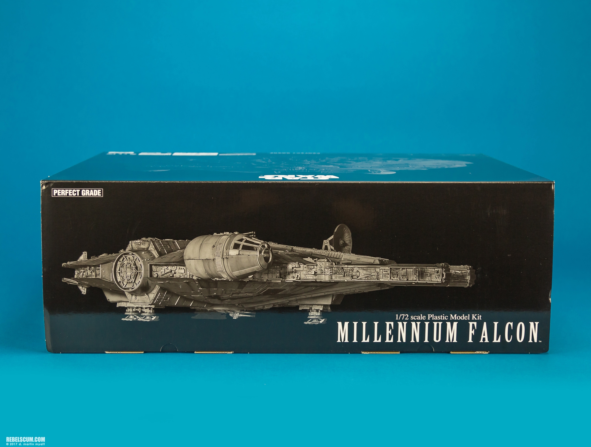 Perfect-Grade-1-72-scale-Millennium-Falcon-Bandai-Hobby-059.jpg