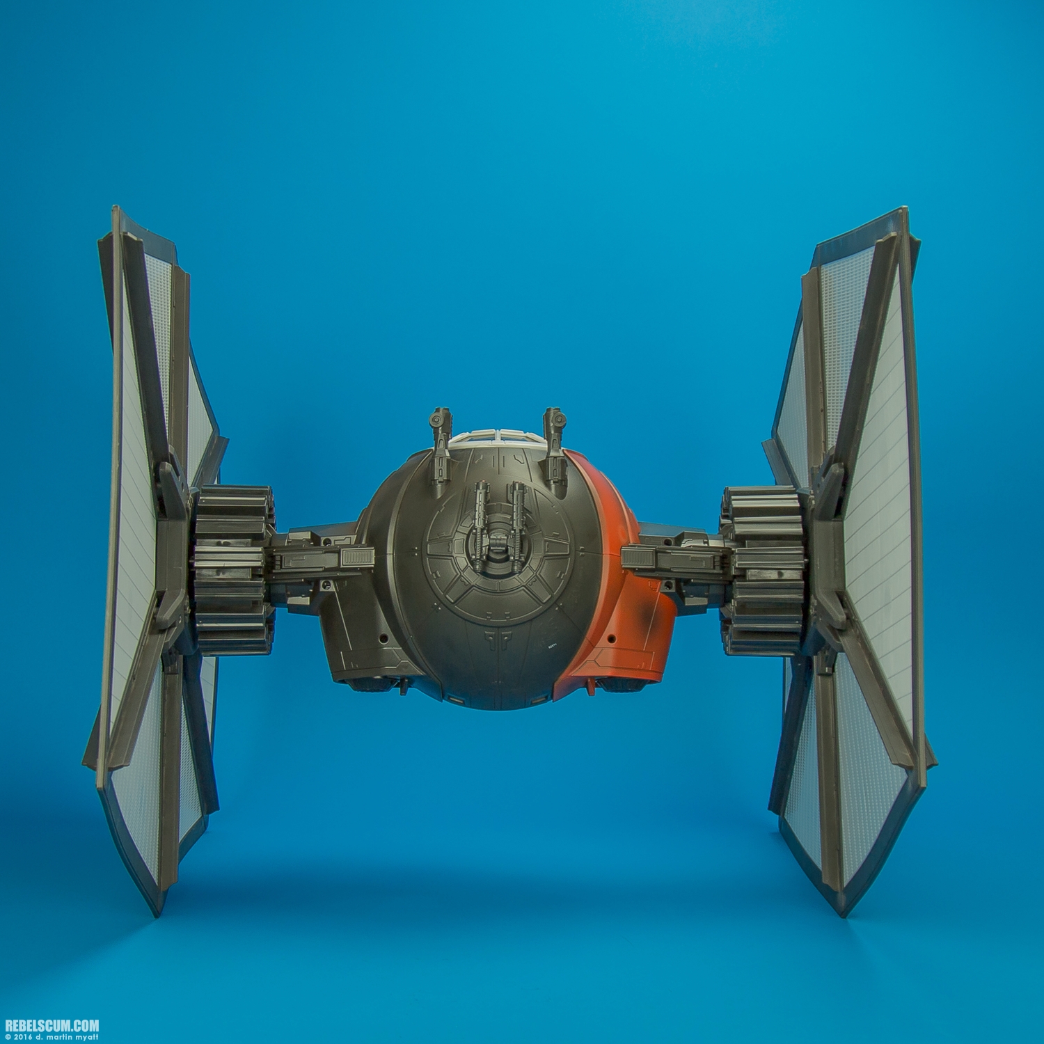 First-Order-Special-Forces-TIE-Fighter-The-Black-Series-006.jpg