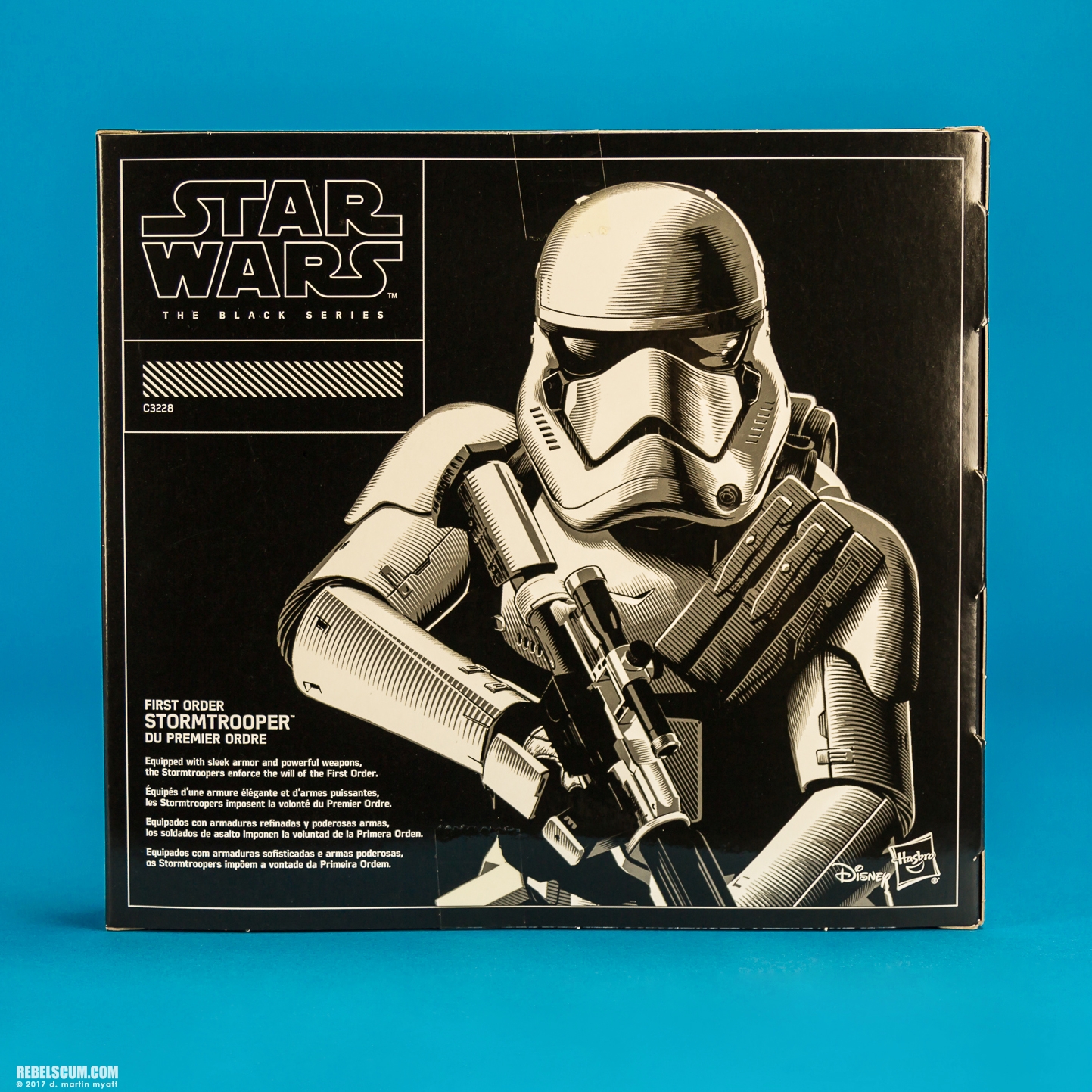 First-Order-Stormtrooper-Deluxe-Amazon-The-Black-Series-024.jpg