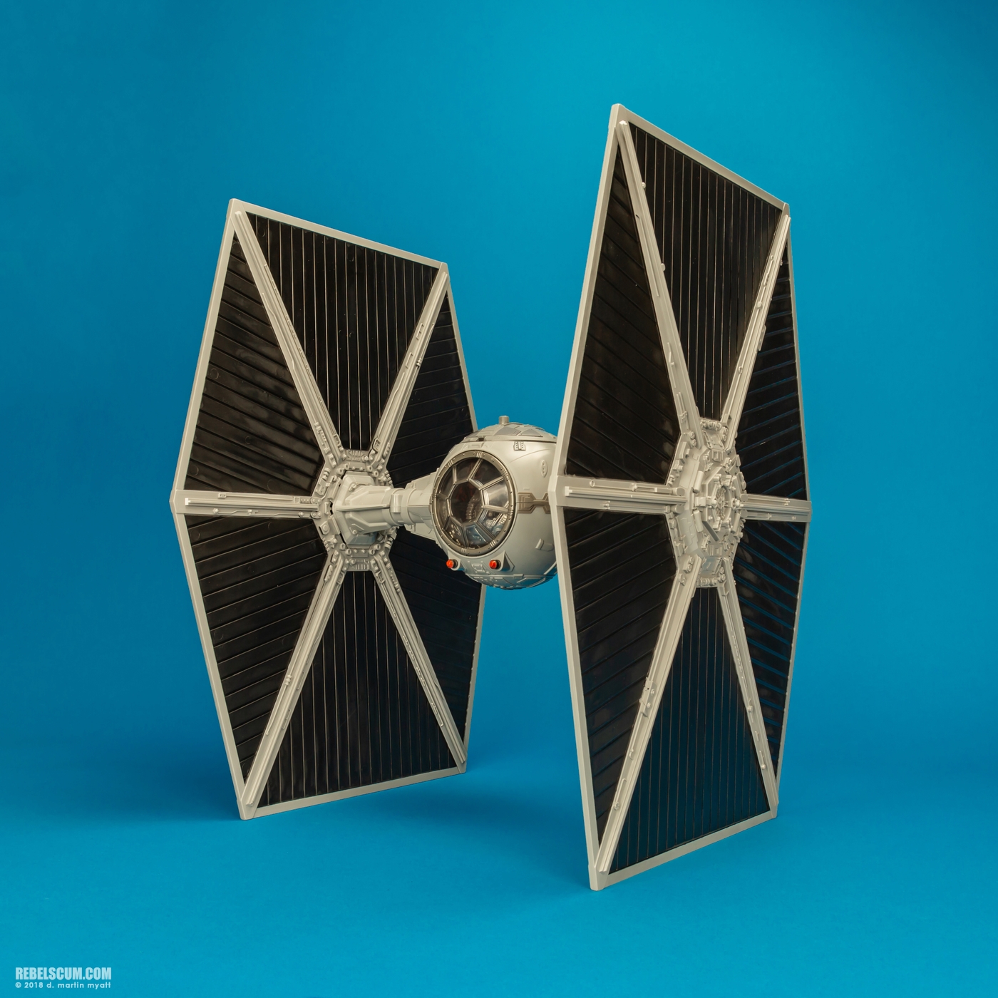 Imperial-TIE-Fighter-Star-Wars-The-Vintage-Collection-hasbro-003.jpg