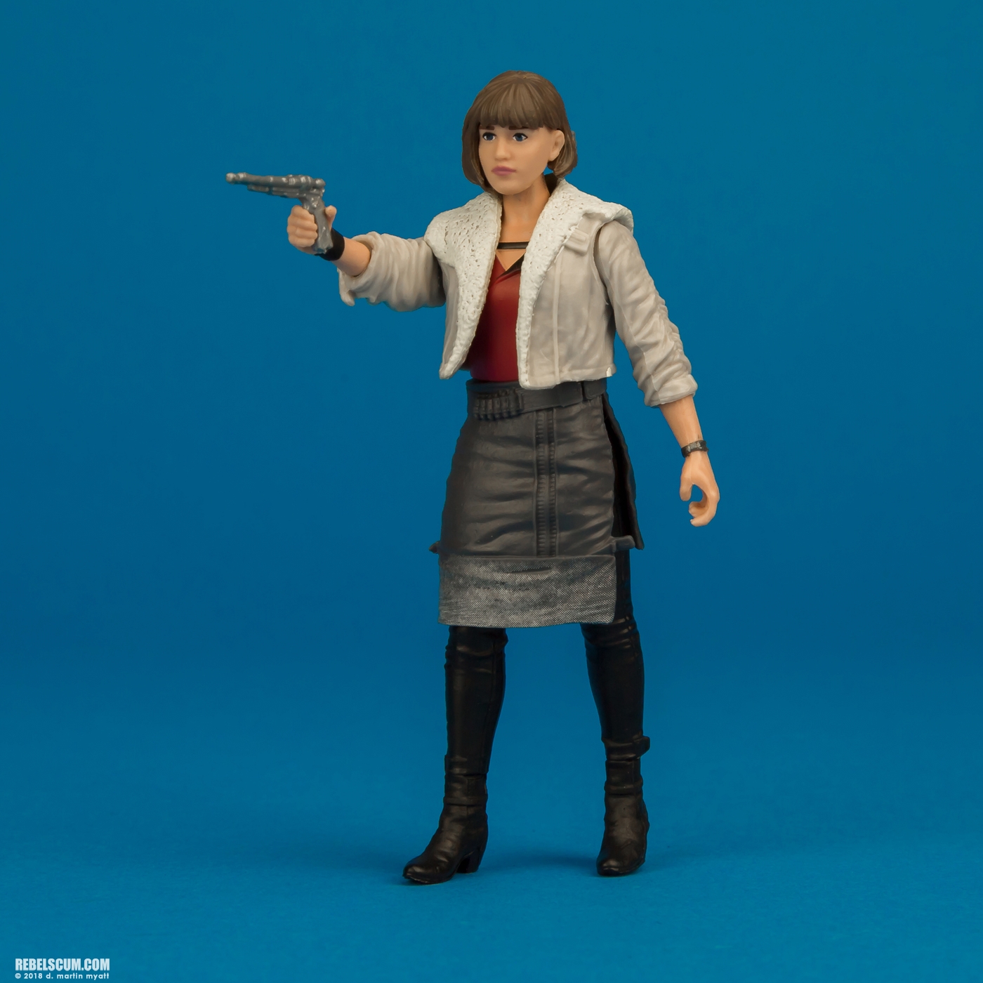 Qira-Corellia-Solo-Star-Wars-Universe-ForceLink-2-Hasbro-007.jpg