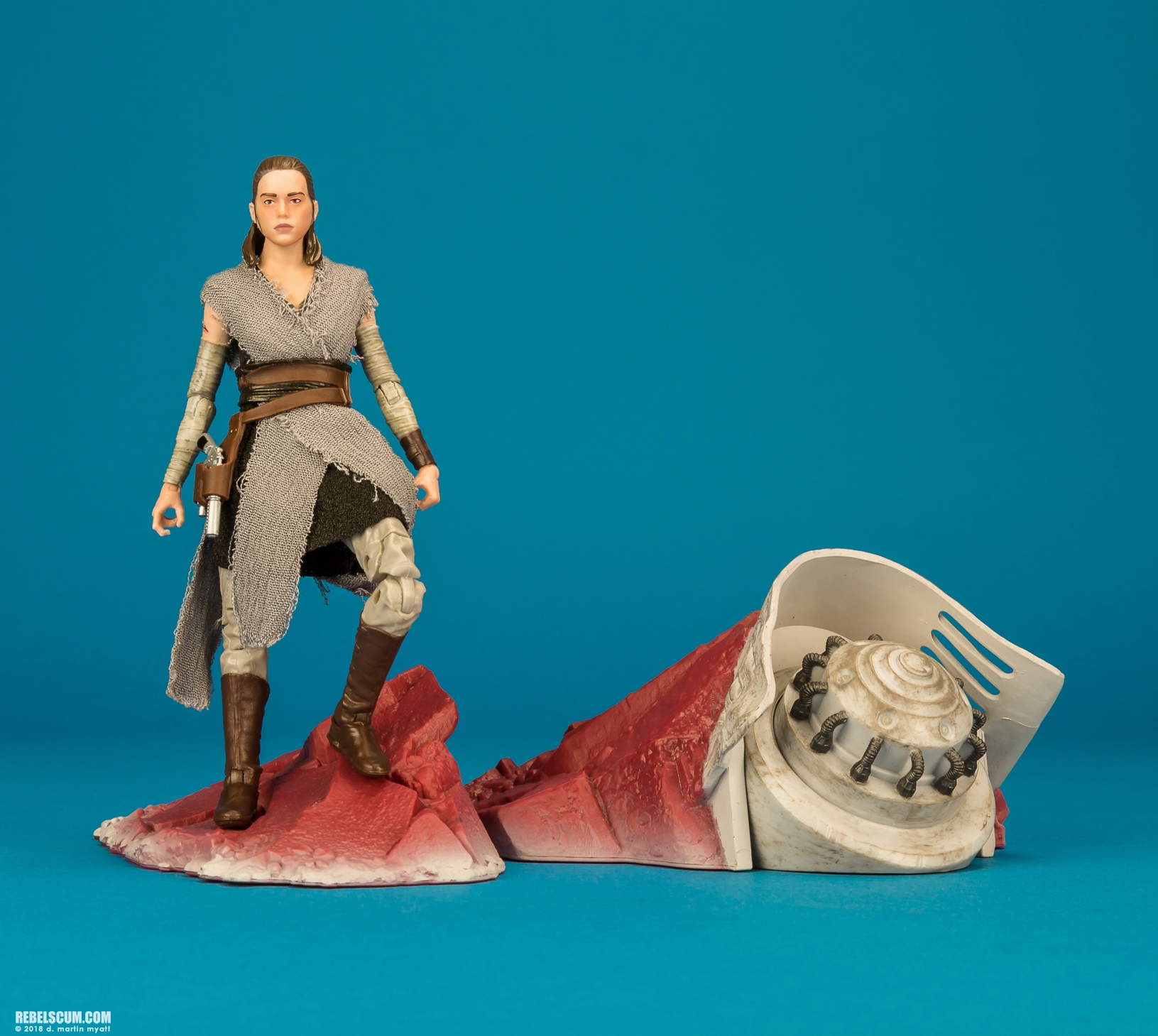 Rey-Jedi-Training-Crait-C3226-Star-Wars-The-Black-Series-009.jpg