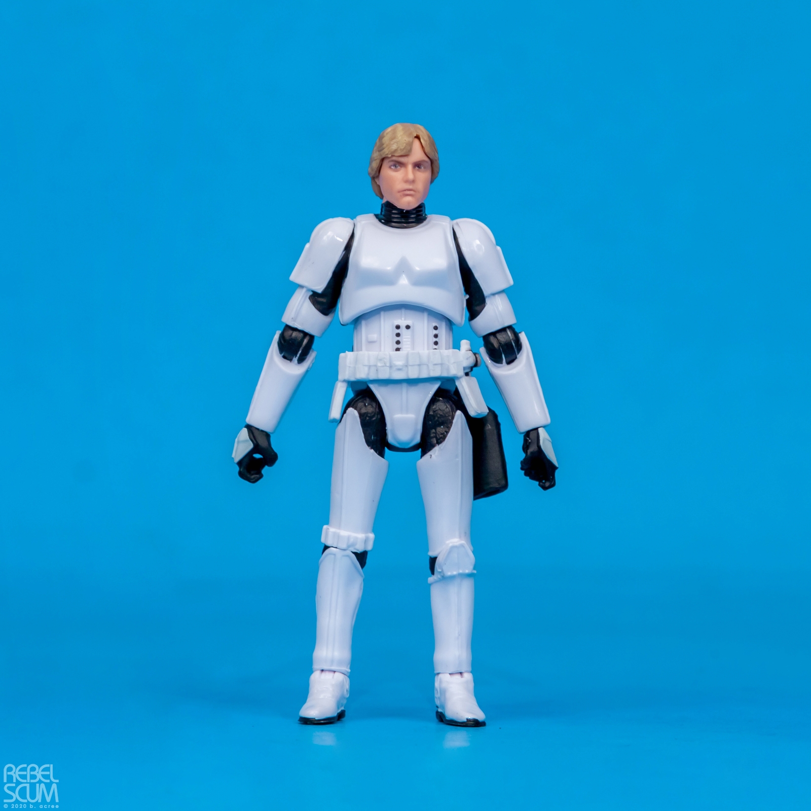 VC-169-The-Vintage-Collection-Luke-Skywalker-Stormtrooper-001.jpg