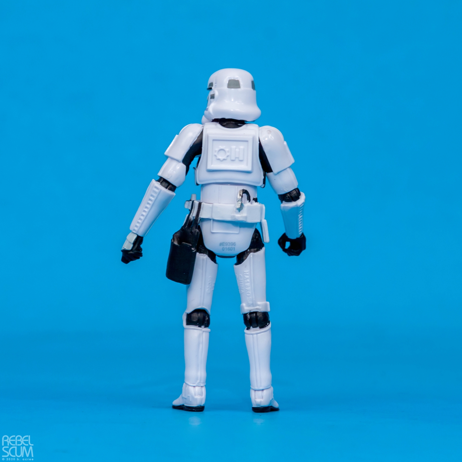 VC-169-The-Vintage-Collection-Luke-Skywalker-Stormtrooper-008.jpg