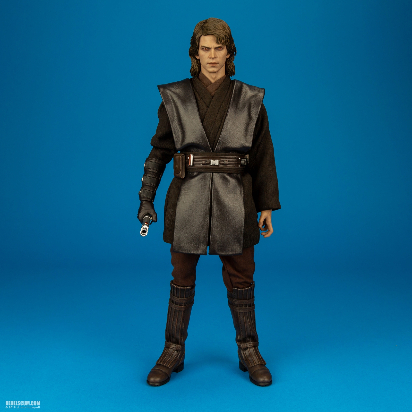 Anakin-Skywalker-Dark-Side-MMS486-SDCC-Hot-Toys-001.jpg