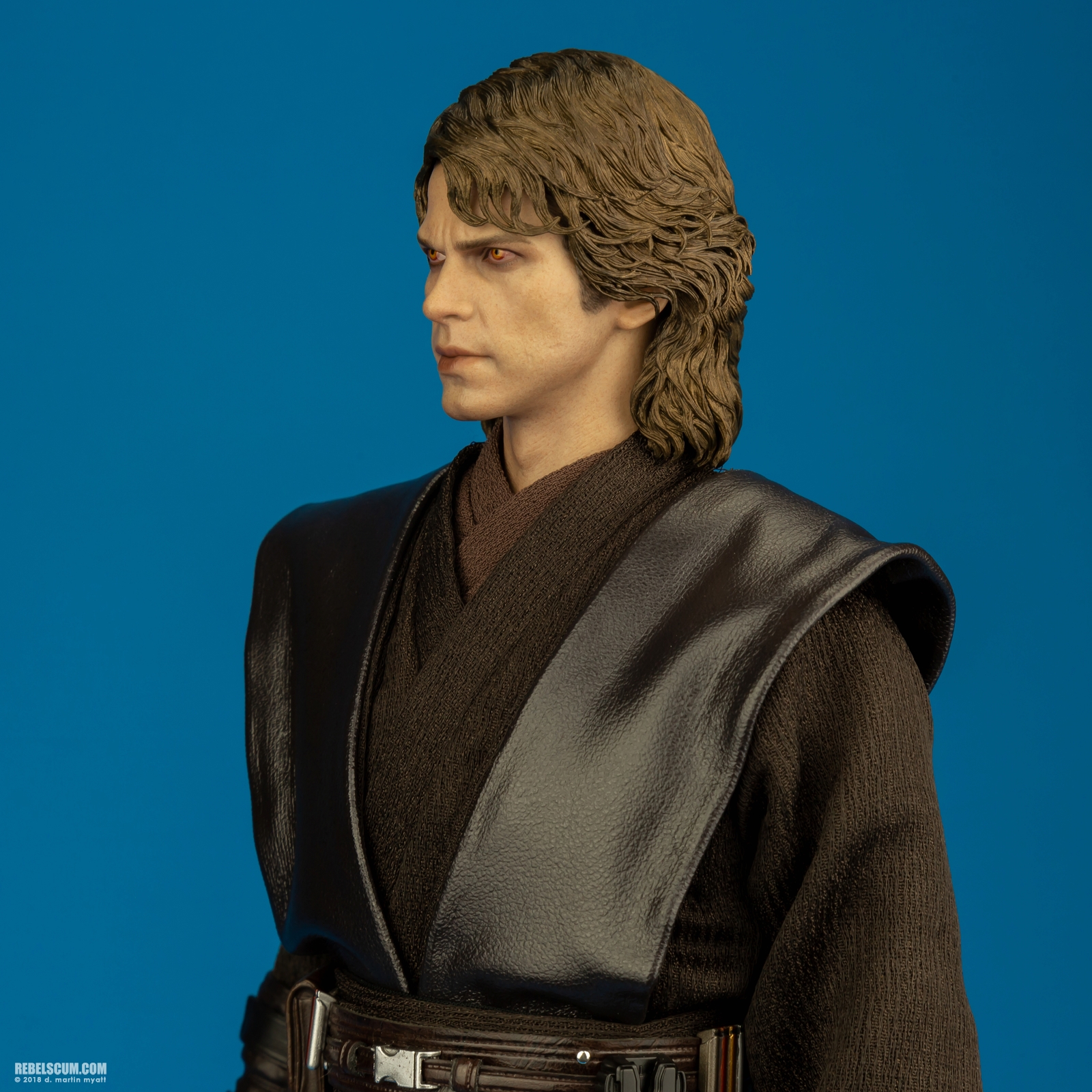 Anakin-Skywalker-Dark-Side-MMS486-SDCC-Hot-Toys-007.jpg