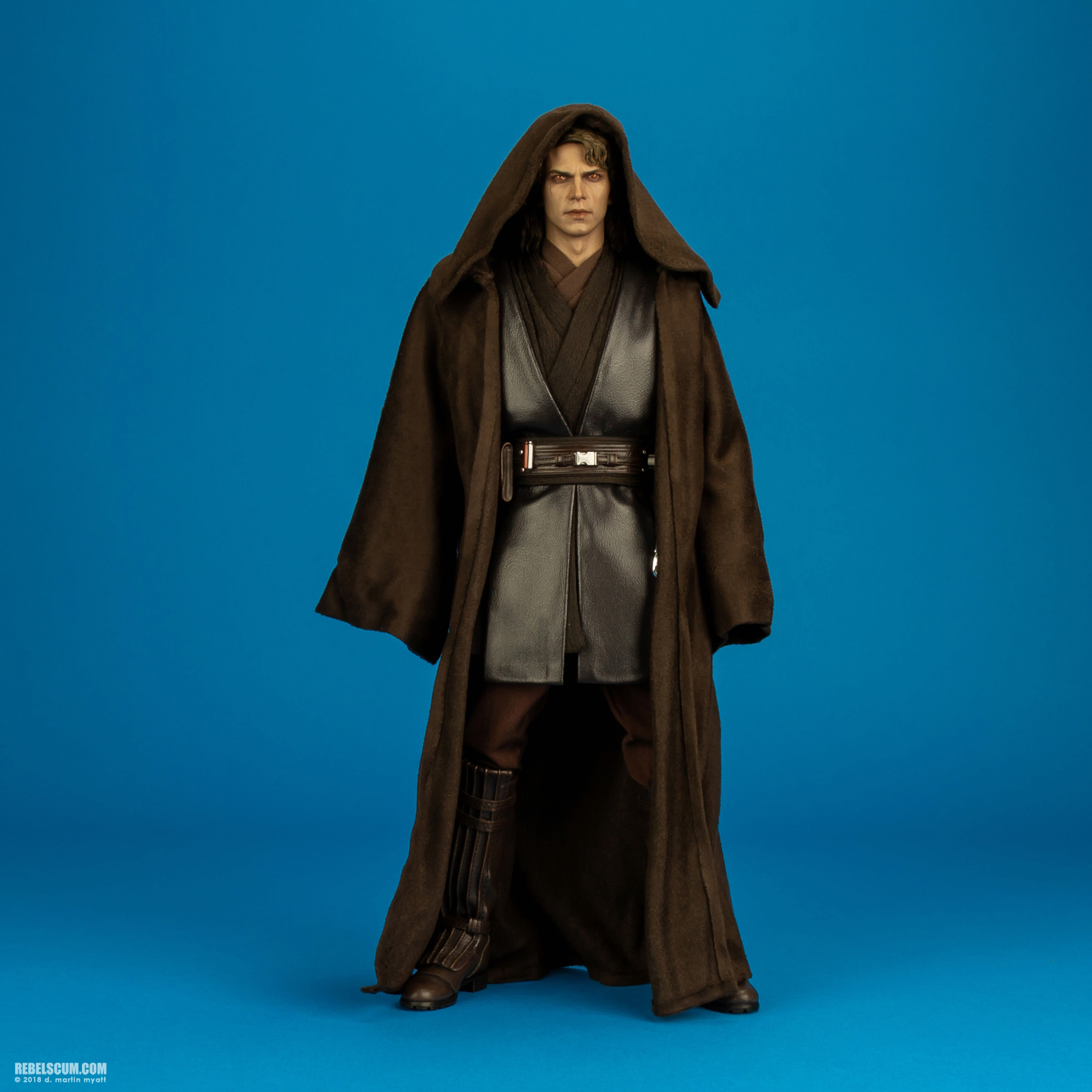 Anakin-Skywalker-Dark-Side-MMS486-SDCC-Hot-Toys-008.jpg
