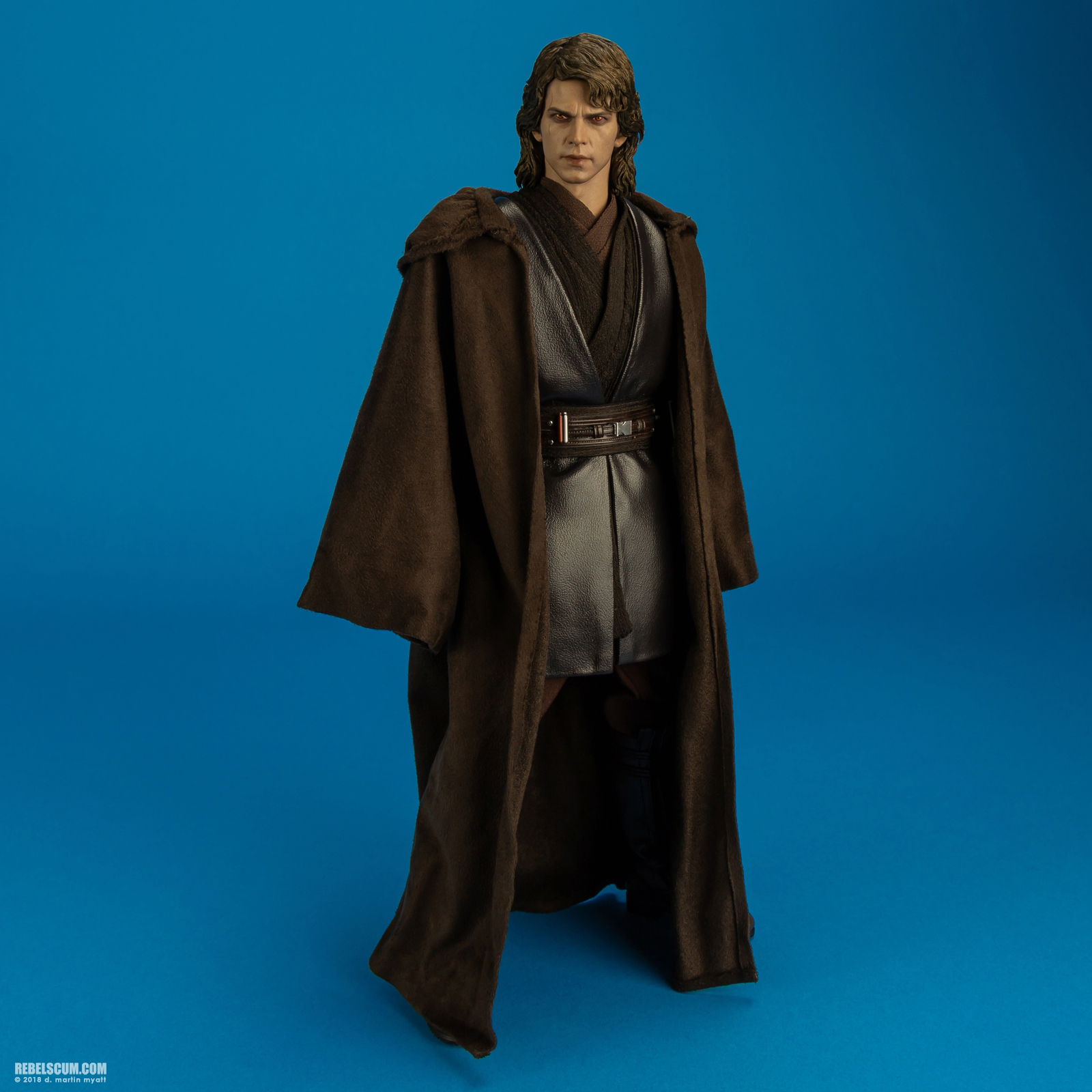 Anakin-Skywalker-Dark-Side-MMS486-SDCC-Hot-Toys-014.jpg