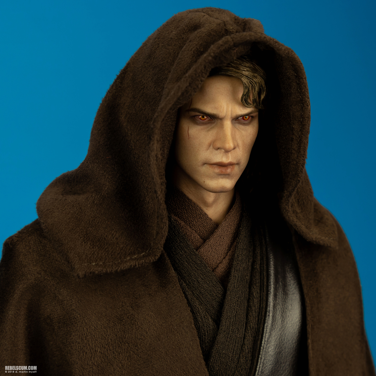 Anakin-Skywalker-Dark-Side-MMS486-SDCC-Hot-Toys-016.jpg