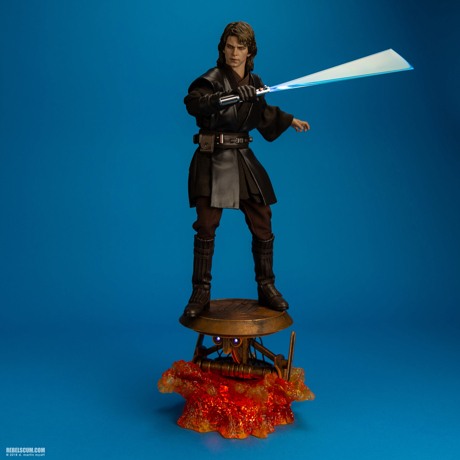 Anakin-Skywalker-Dark-Side-MMS486-SDCC-Hot-Toys-021.jpg