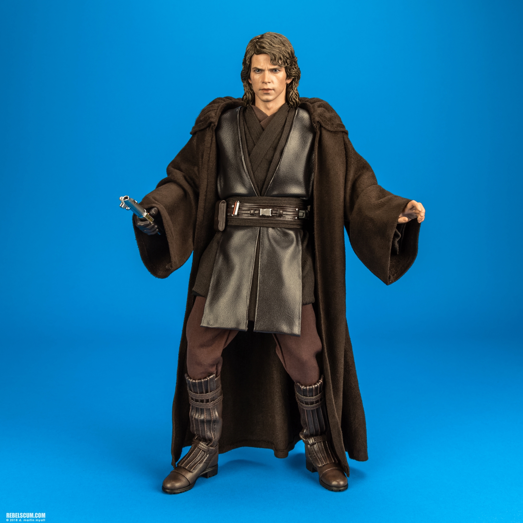 Anakin-Skywalker-MMS437-Revenge-Of-The-Sith-Hot-Toys-015.jpg