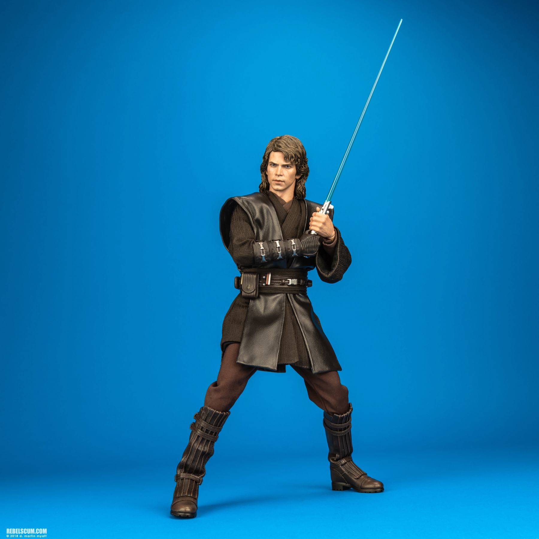 Anakin-Skywalker-MMS437-Revenge-Of-The-Sith-Hot-Toys-018.jpg