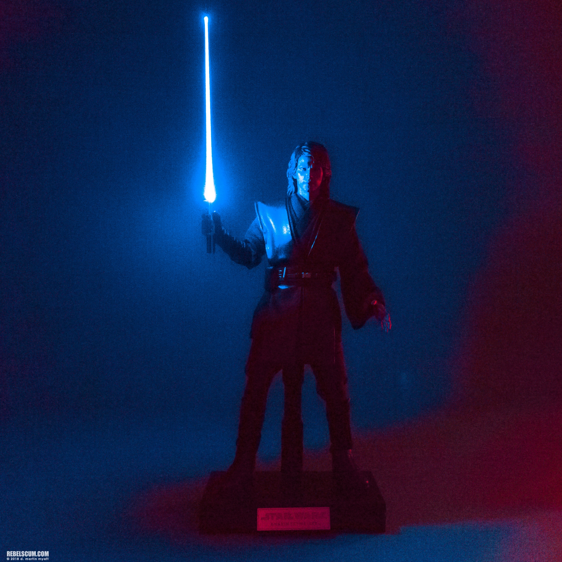 Anakin-Skywalker-MMS437-Revenge-Of-The-Sith-Hot-Toys-035.jpg