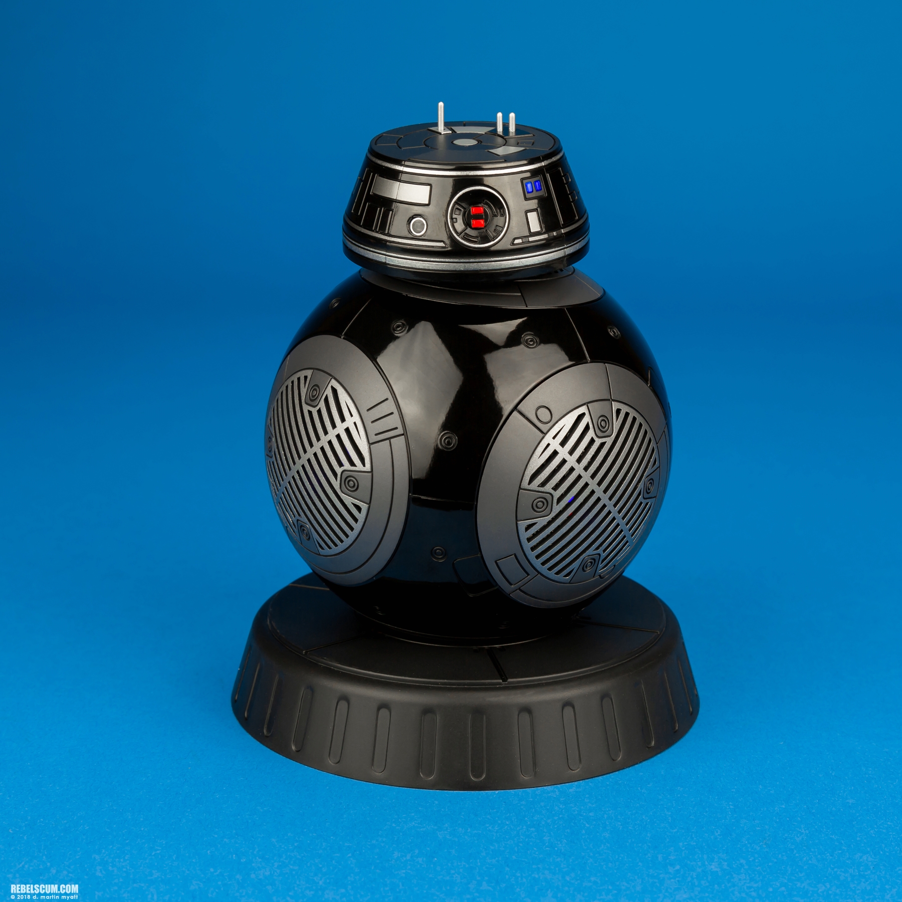 BB-8-BB-9E-MMS442-Star-Wars-The-Last-Jedi-Hot-Toys-005.jpg