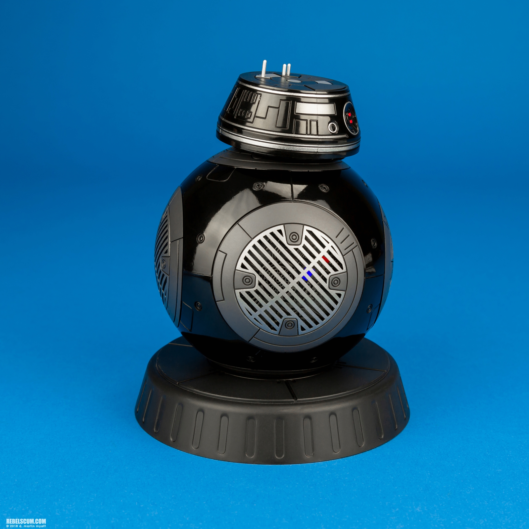 BB-8-BB-9E-MMS442-Star-Wars-The-Last-Jedi-Hot-Toys-006.jpg