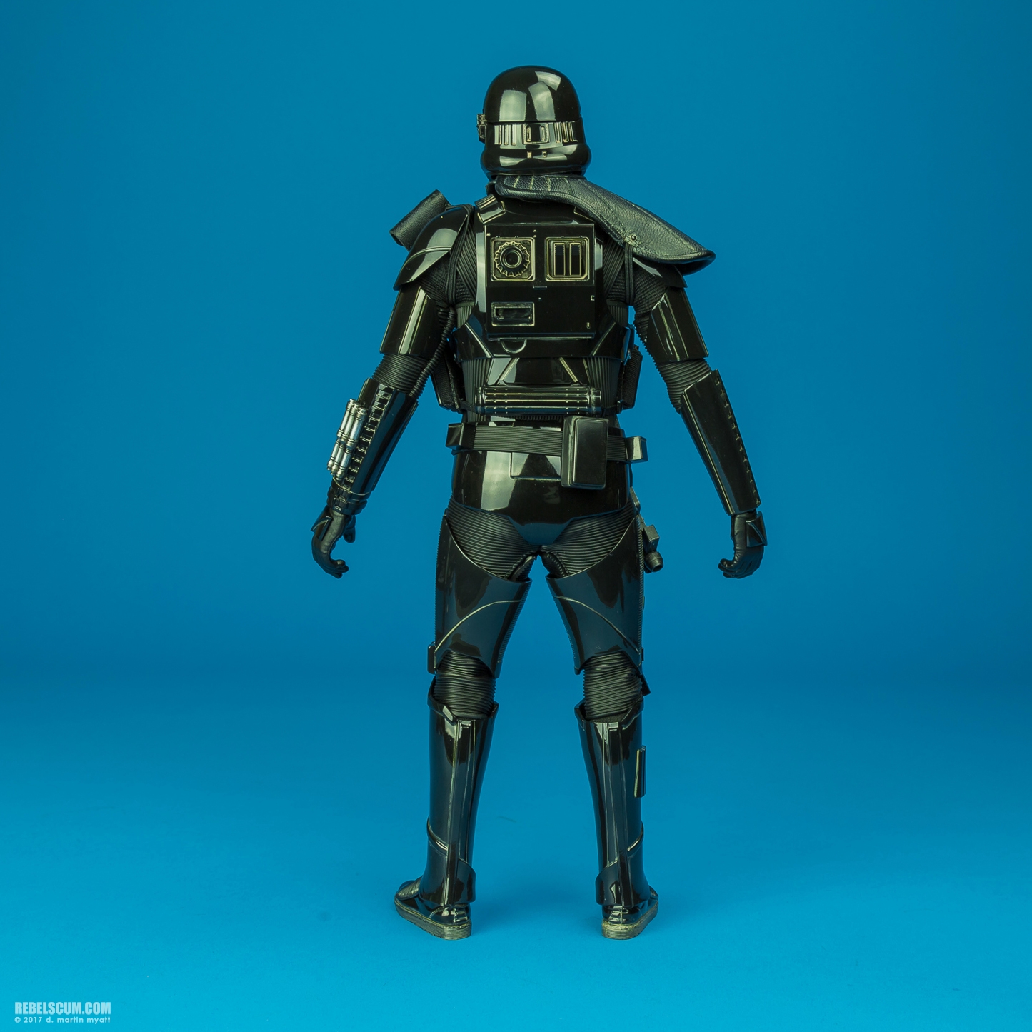 Death-Trooper-Specialist-Deluxe-MMS399-Hot-Toys-004.jpg