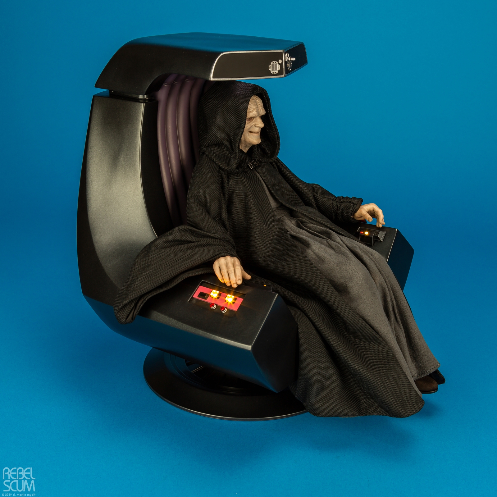 Emperor-Palpatine-Deluxe-Version-MMS468-Hot-Toys-006.jpg