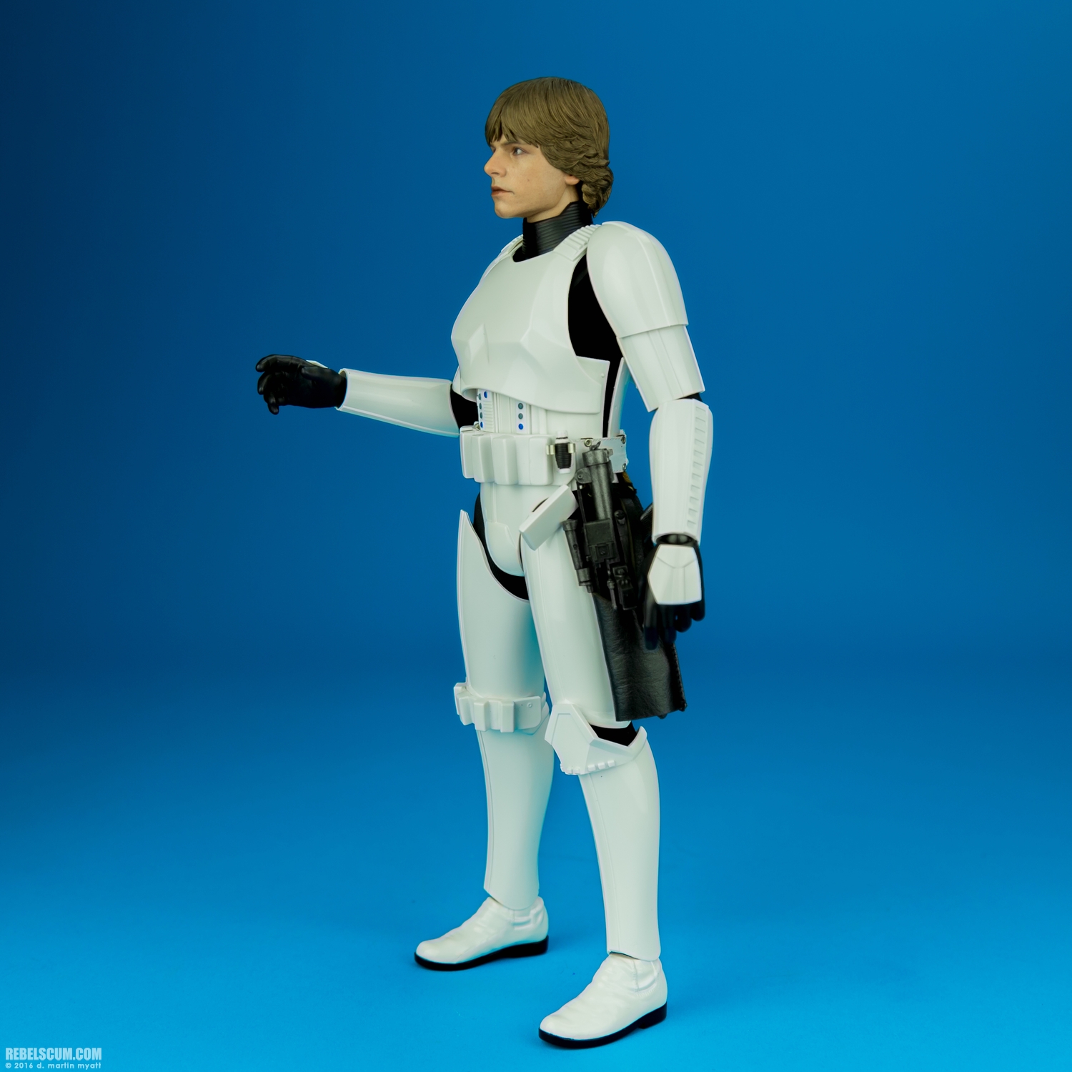 Hot-Toys-MMS304-Luke-Skywalker-Stromtrooper-Disguise-Version-003.jpg