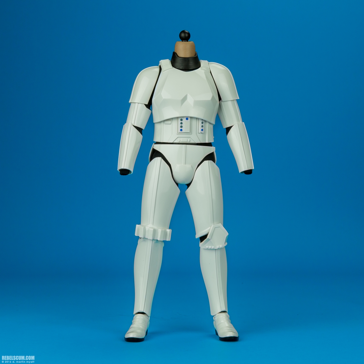 Hot-Toys-MMS304-Luke-Skywalker-Stromtrooper-Disguise-Version-013.jpg