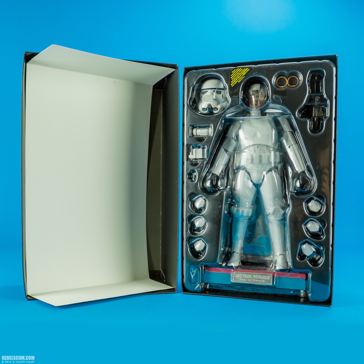 Hot-Toys-MMS304-Luke-Skywalker-Stromtrooper-Disguise-Version-026.jpg