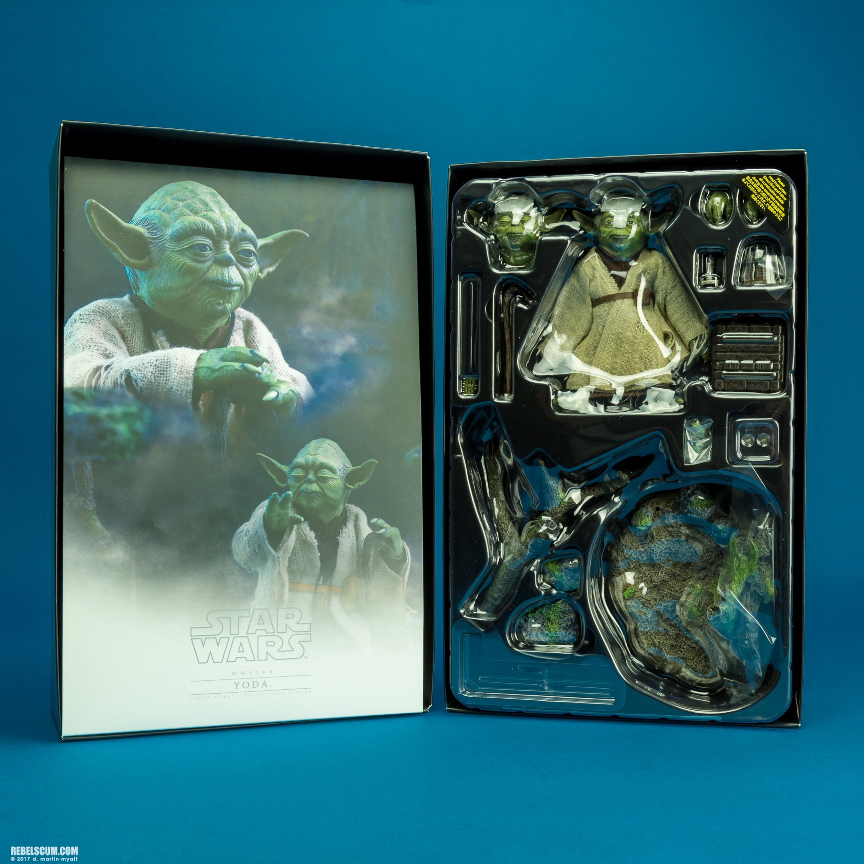 Hot-Toys-MMS369-Yoda-Movie-Masterpiece-Series-032.jpg