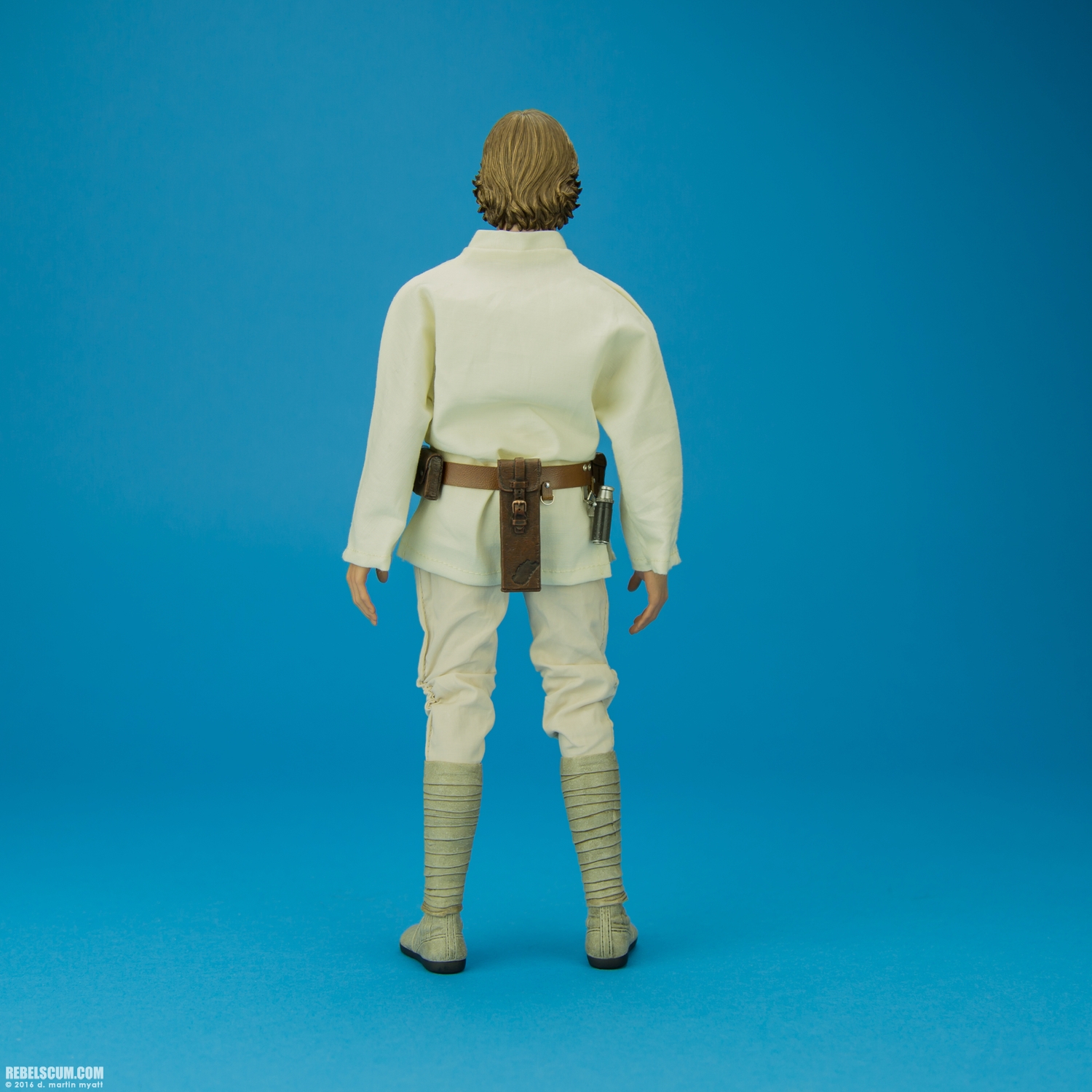 Luke-Skywalker-MMS297-Hot-Toys-Star-Wars-A-New-Hope-012.jpg