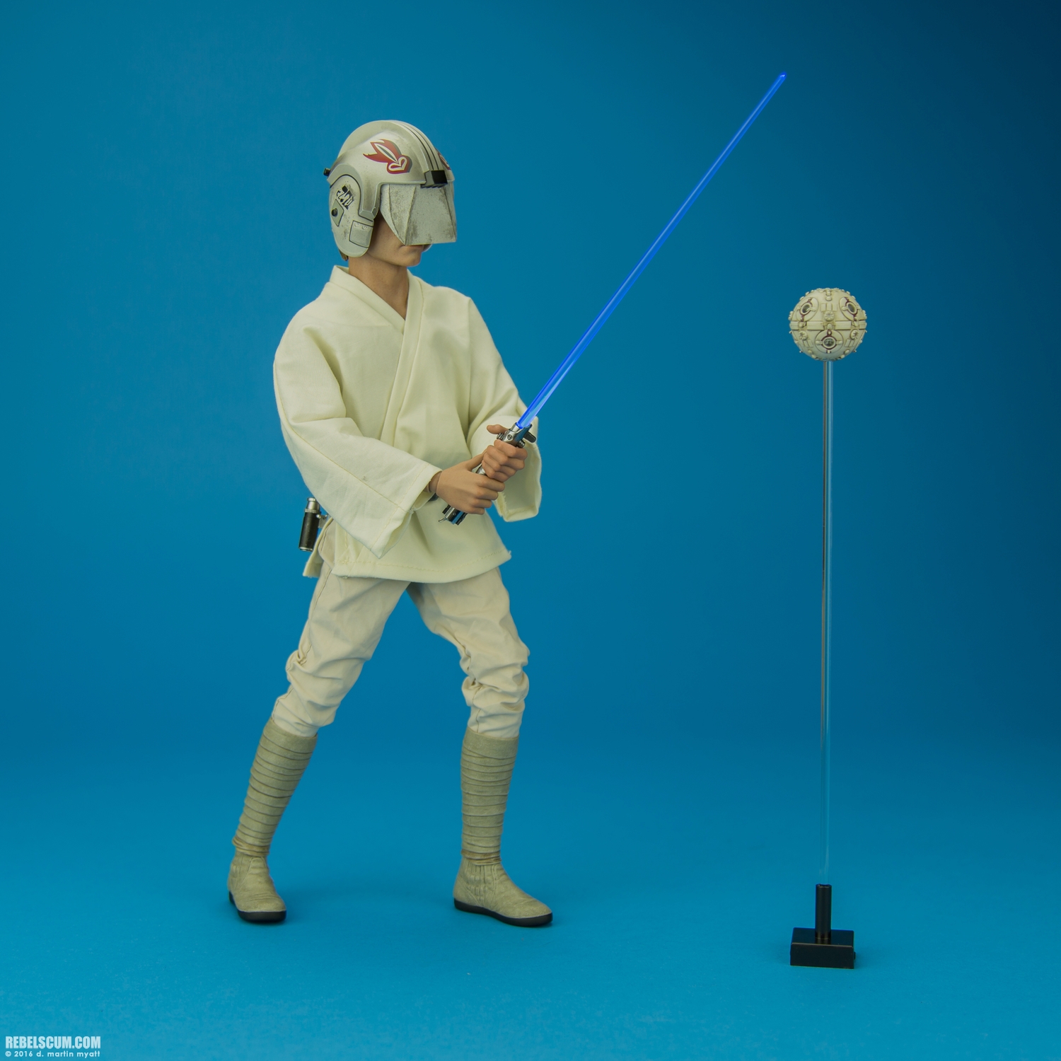 Luke-Skywalker-MMS297-Hot-Toys-Star-Wars-A-New-Hope-013.jpg