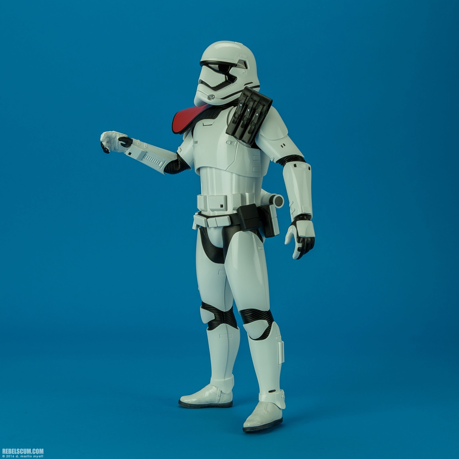MMS335-First-Order-Stormtrooper-Officer-Set-Hot-Toys-003.jpg