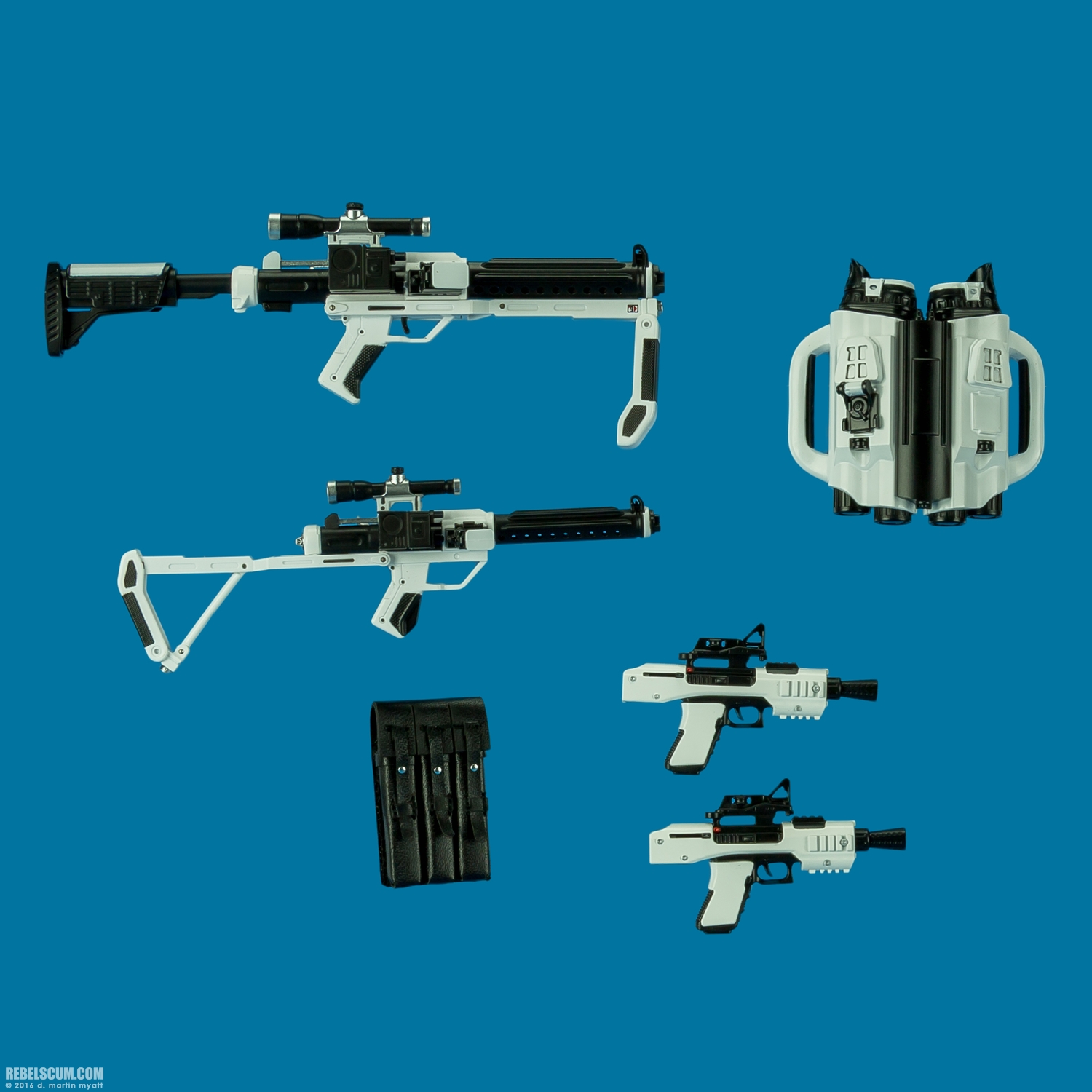 MMS335-First-Order-Stormtrooper-Officer-Set-Hot-Toys-011.jpg