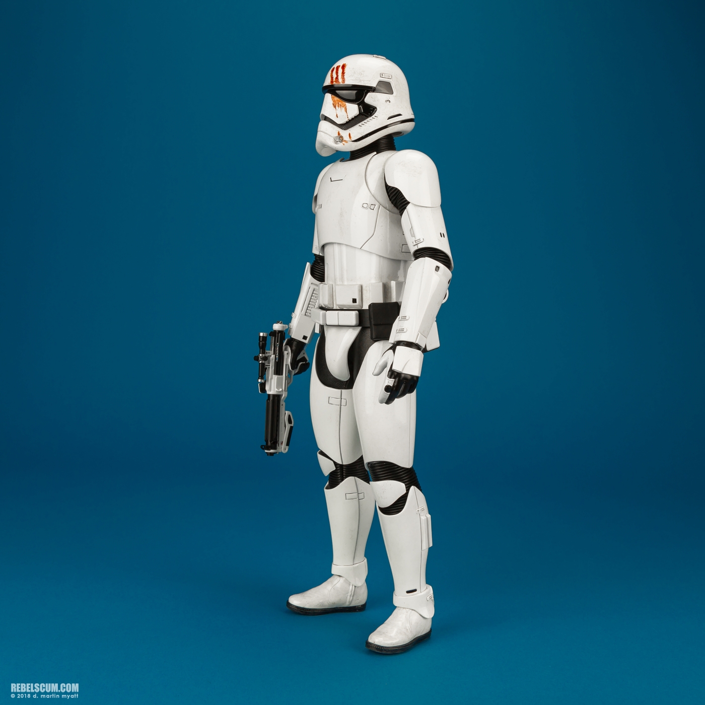 MMS367-Finn-First-Order-Stormtrooper-Version-Hot-Toys-003.jpg