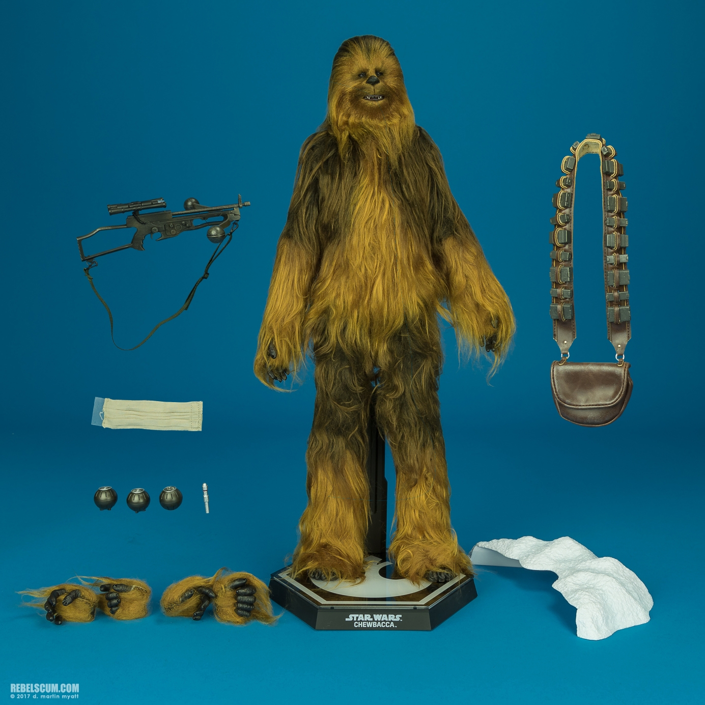 MMS376-Han-Solo-Chewbacca-The-Force-Awakens-Hot-Toys-017.jpg