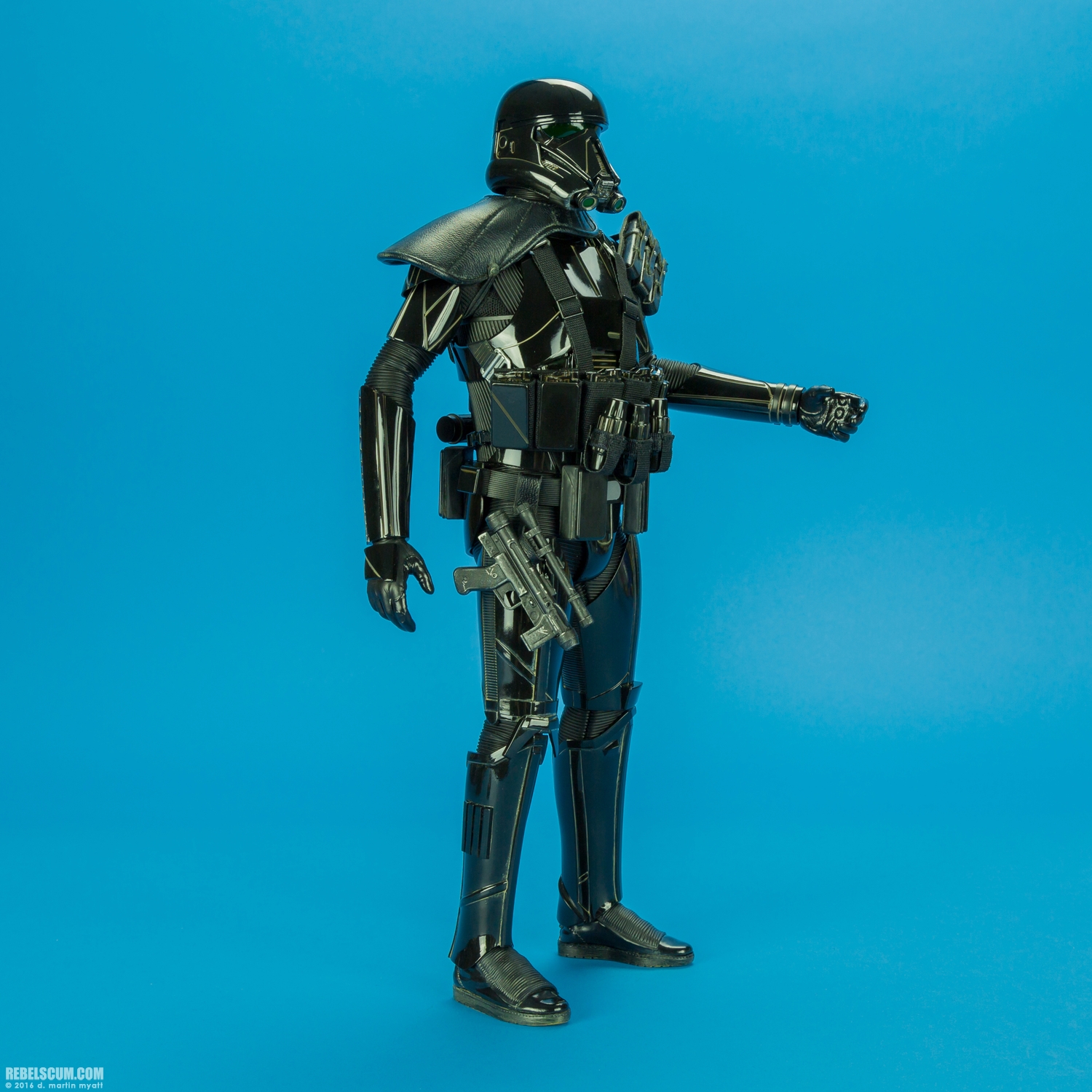MMS385-Death-Trooper-Specialist-Rogue-One-Hot-Toys-002.jpg