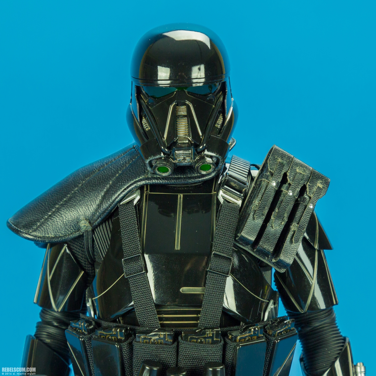 MMS385-Death-Trooper-Specialist-Rogue-One-Hot-Toys-024.jpg