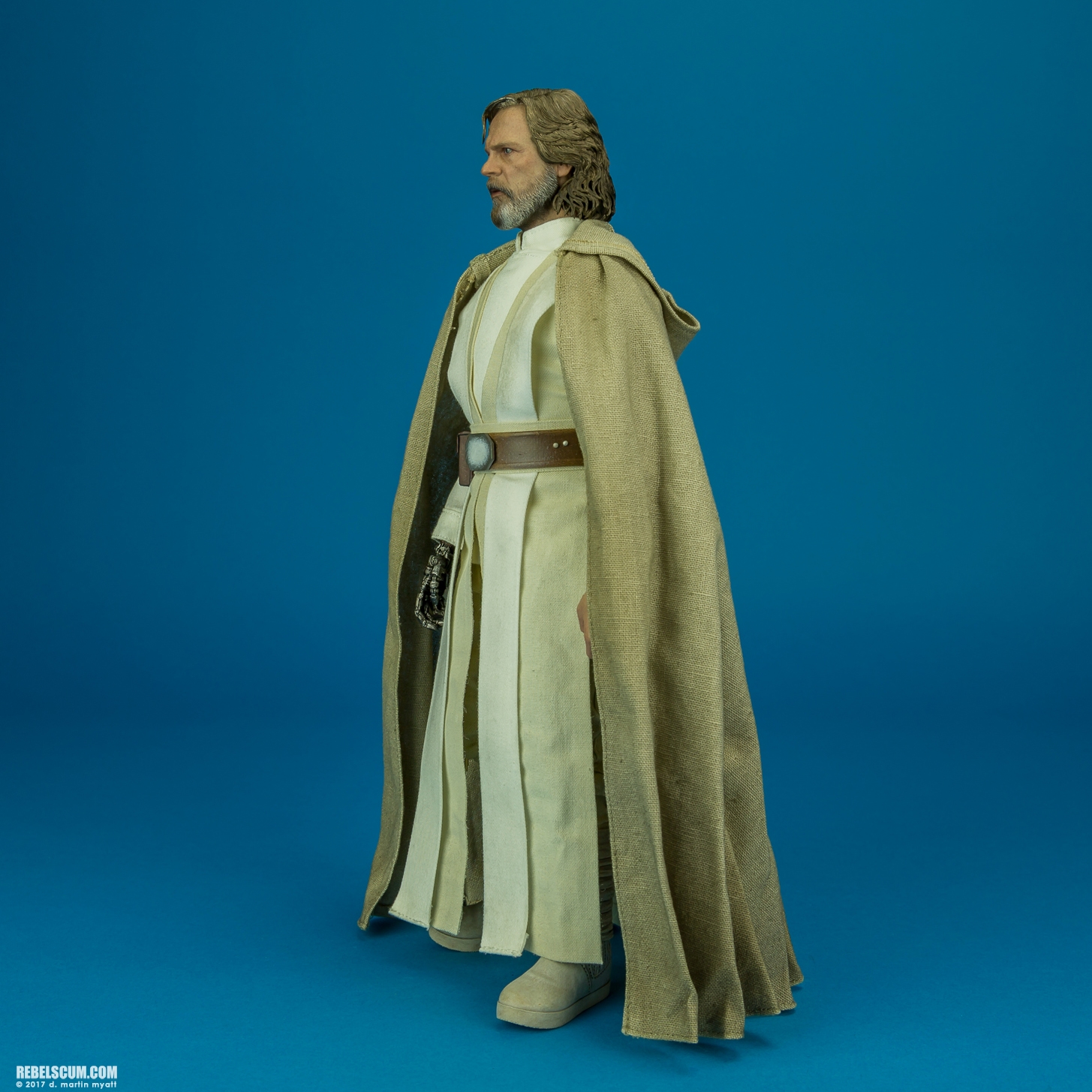 MMS390-Luke-Skywalker-The-Force-Awakens-Hot-Toys-007.jpg