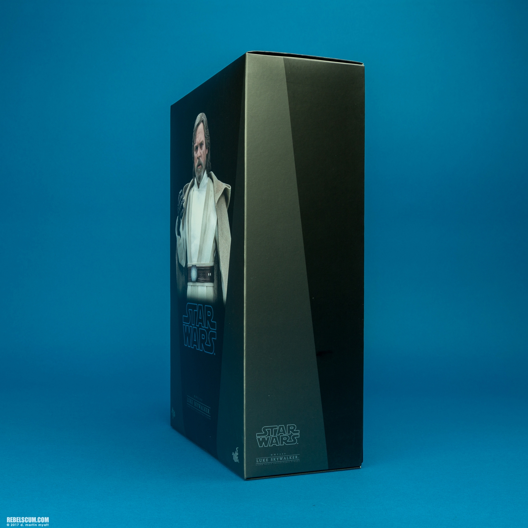 MMS390-Luke-Skywalker-The-Force-Awakens-Hot-Toys-033.jpg