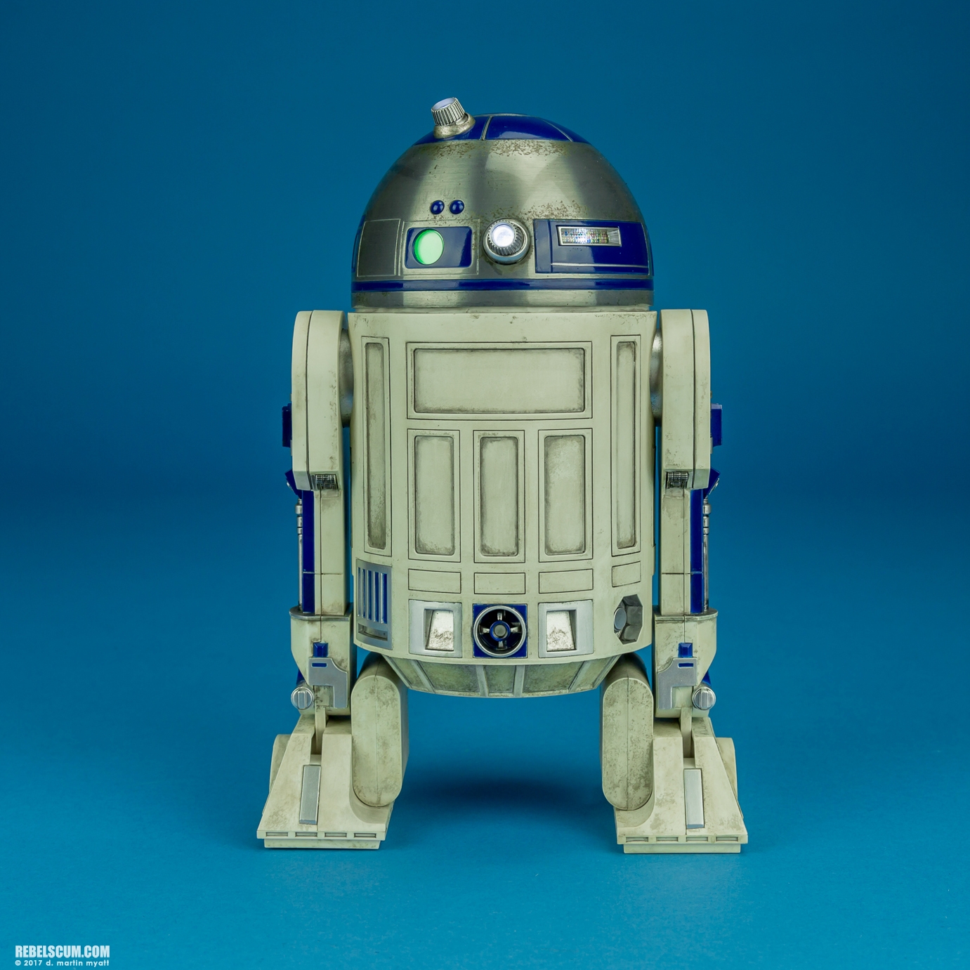 MMS408-R2-D2-The-Force-Awakens-Hot-Toys-008.jpg