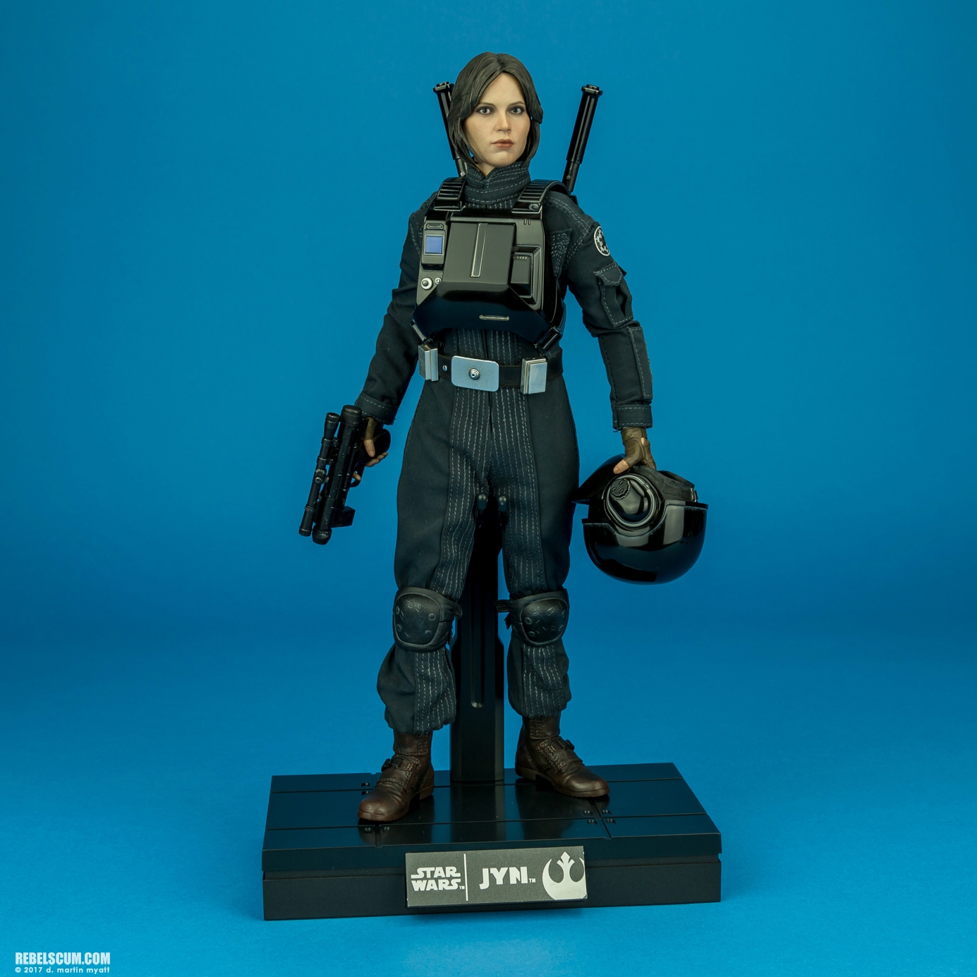 MMS419-Jyn-Erso-Imperial-disguise-Rogue-One-Hot-Toys-018.jpg