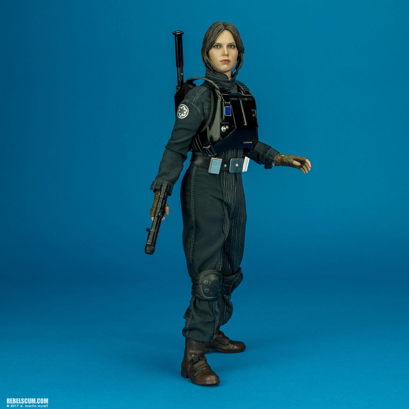MMS419-Jyn-Erso-Imperial-disguise-Rogue-One-Hot-Toys-021.jpg