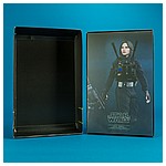 MMS419-Jyn-Erso-Imperial-disguise-Rogue-One-Hot-Toys-030.jpg