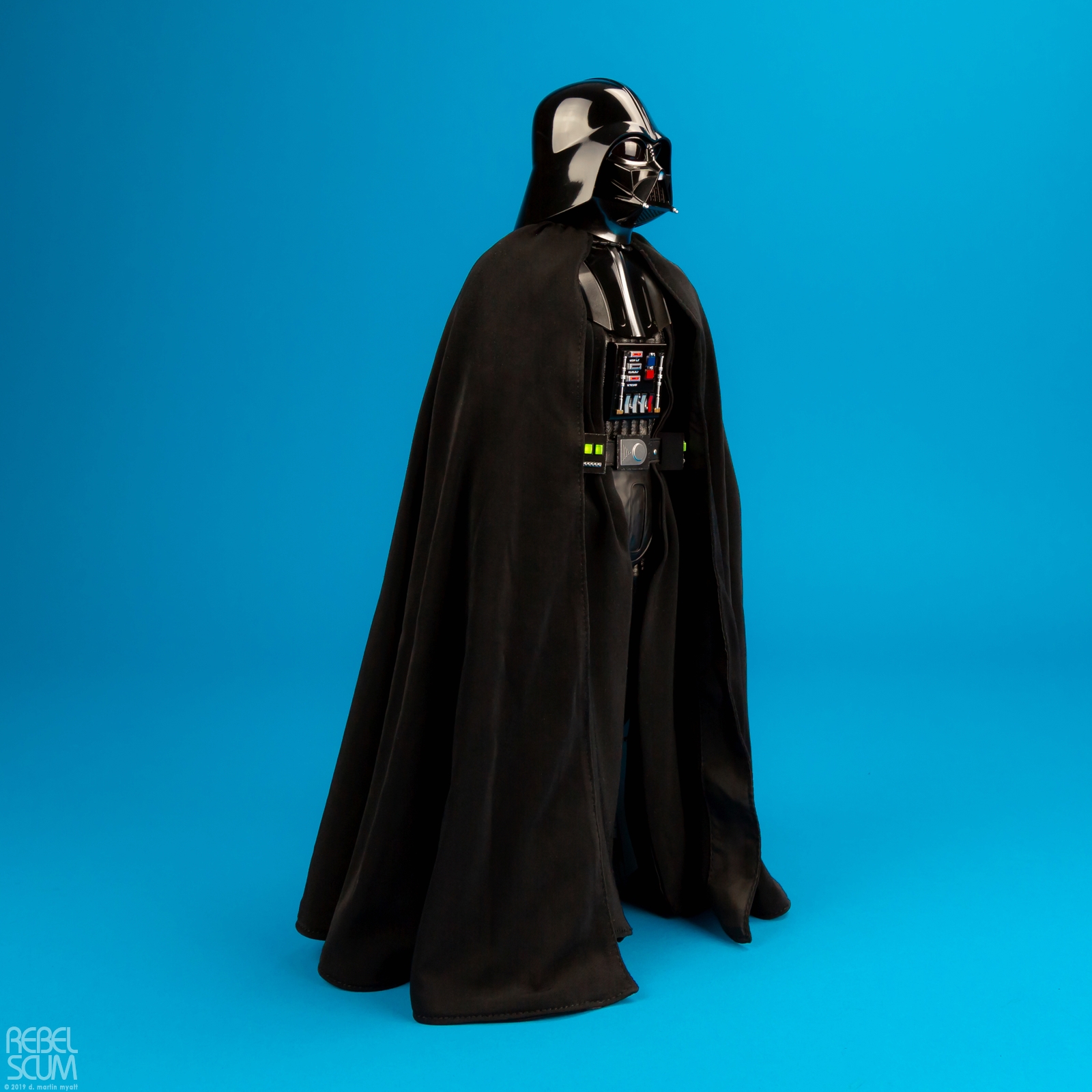 MMS452-Darth-Vader-The-Empire-Strikes-Back-Hot-Toys-002.jpg