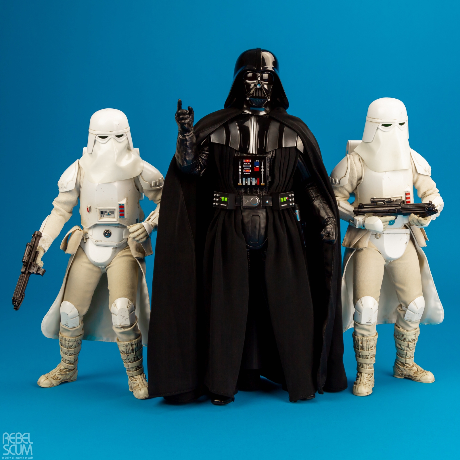 MMS452-Darth-Vader-The-Empire-Strikes-Back-Hot-Toys-021.jpg