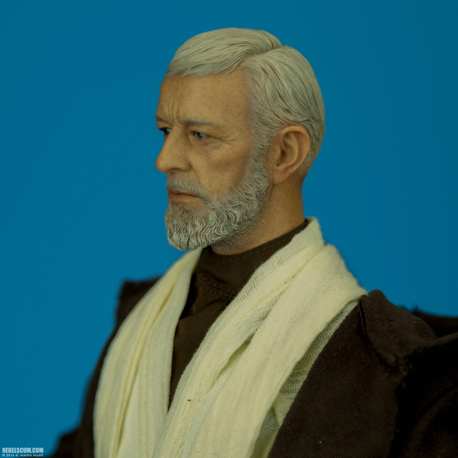 Obi-Wan-Kenobi-MMS283-Star-Wars-Hot-Toys-015.jpg