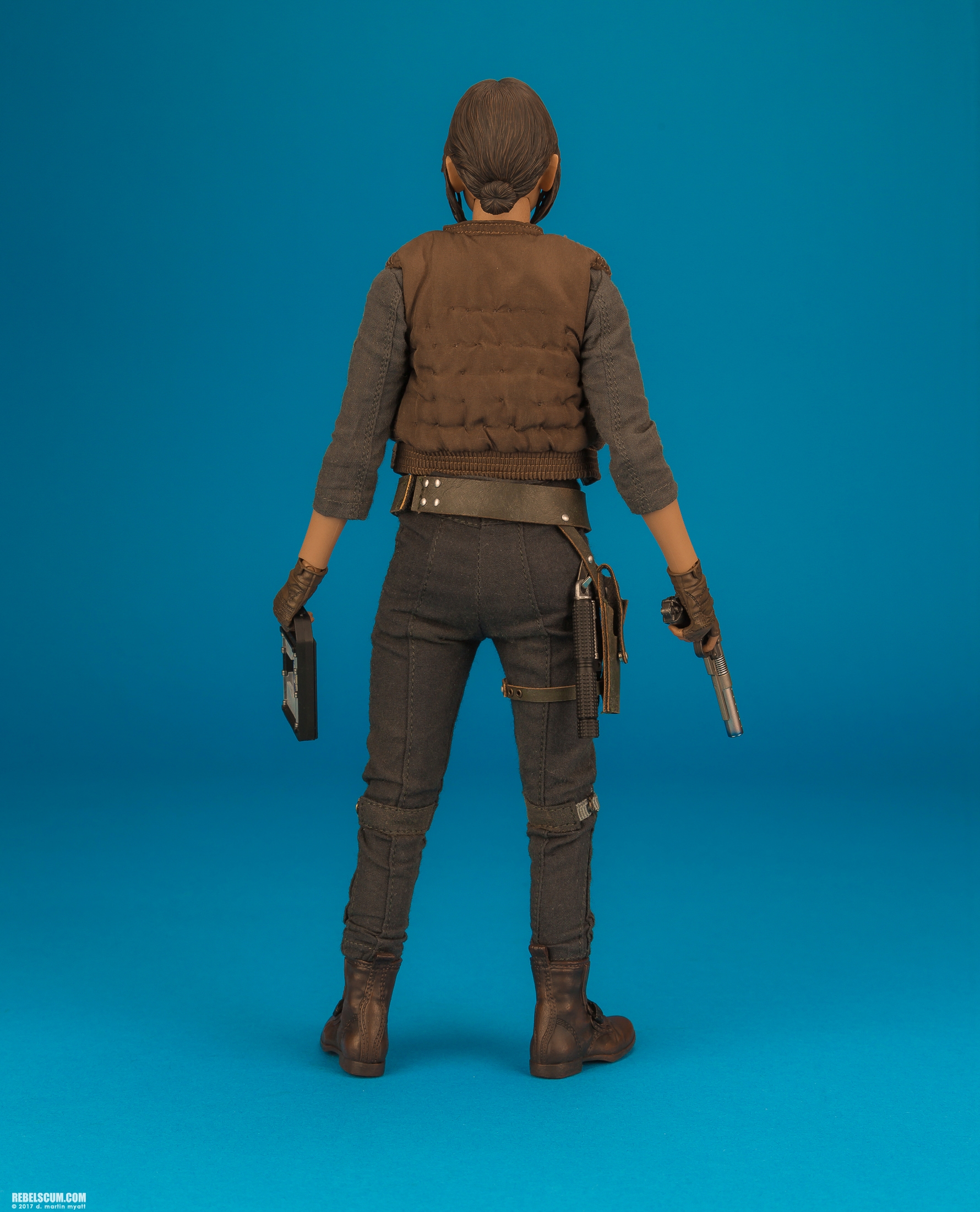 MMS405-Jyn-Erso-Deluxe-Star-Wars-Rogue-One-Hot-Toys-028.jpg