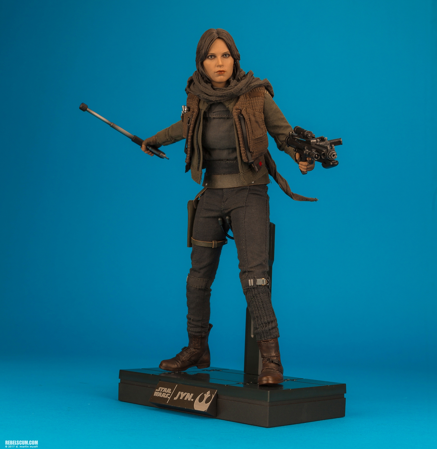 MMS405-Jyn-Erso-Deluxe-Star-Wars-Rogue-One-Hot-Toys-044.jpg
